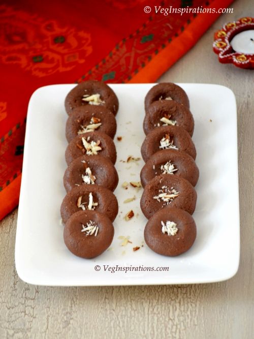 Easy Chocolate Pedha in under 5 minutes ~ Quick Diwali sweet ~ Indian chocolate fudge | Veg Inspirations