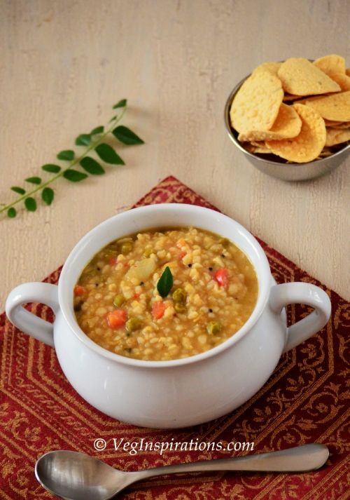 Kadambam saadam-One dish meal with rice, lentils and veggies