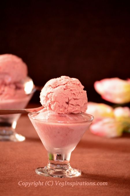 Simple Strawberry ice cream