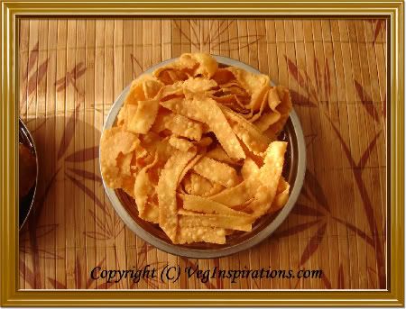 Ribbon Bakshanam-Gluten free Crunchy rice and chick pea flour snacks