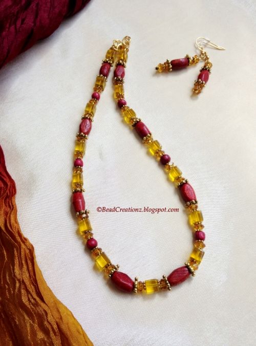 Square crystal and wood beads necklace set