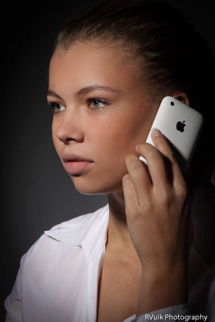 IMAGE: http://i904.photobucket.com/albums/ac246/bacovuikie/KymberleyI1024x768.jpg