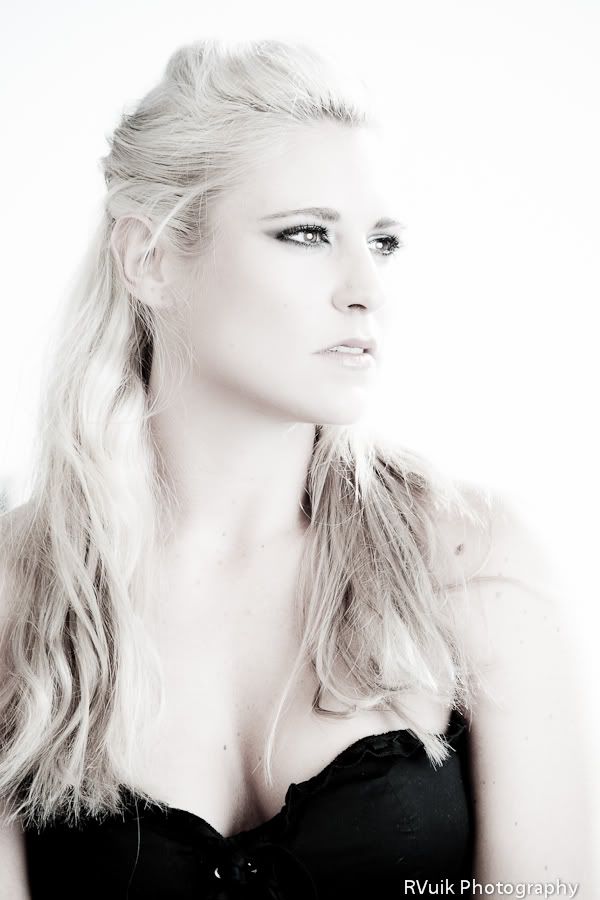 IMAGE: http://i904.photobucket.com/albums/ac246/bacovuikie/Marissab.jpg