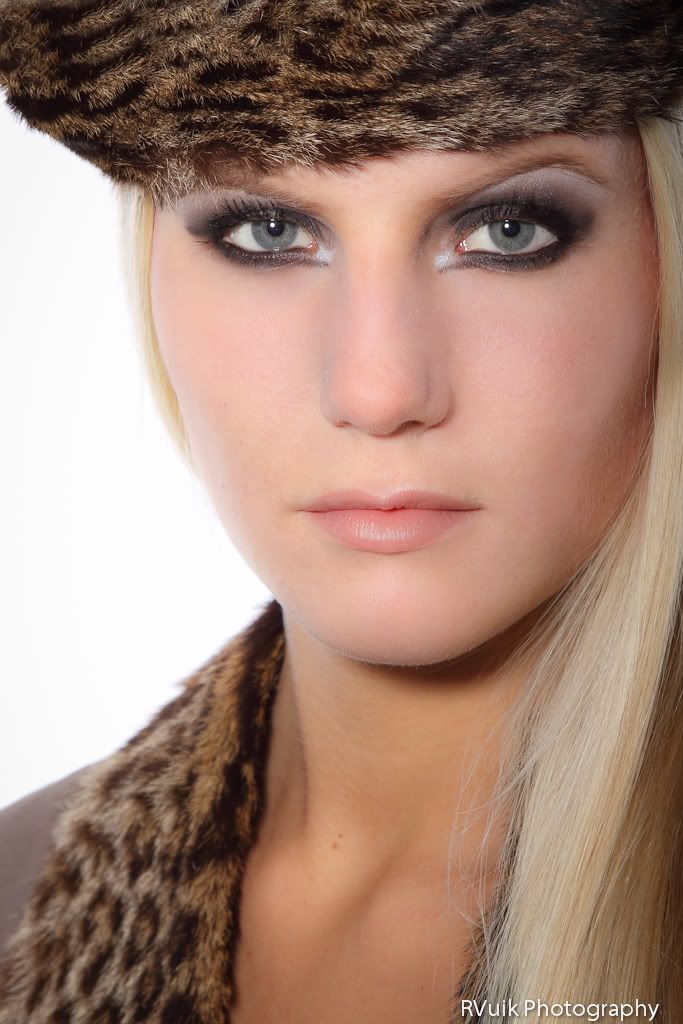 IMAGE: http://i904.photobucket.com/albums/ac246/bacovuikie/VickyJ_.jpg