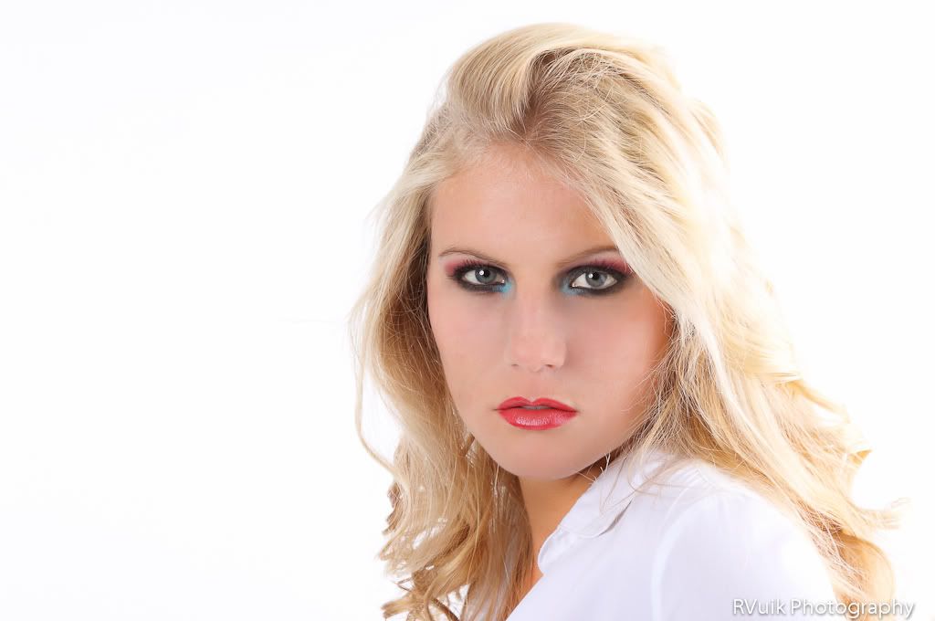 IMAGE: http://i904.photobucket.com/albums/ac246/bacovuikie/VickygOrginal.jpg