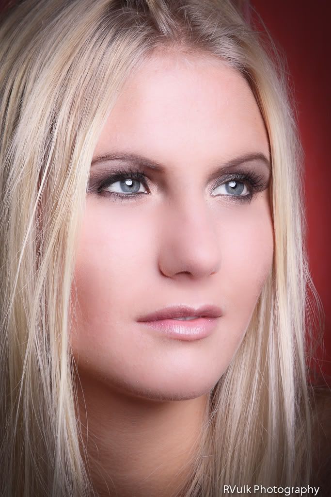 IMAGE: http://i904.photobucket.com/albums/ac246/bacovuikie/Vickyj.jpg