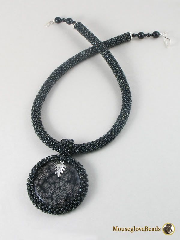 http://http://mouseglovebeads.livejournal.com