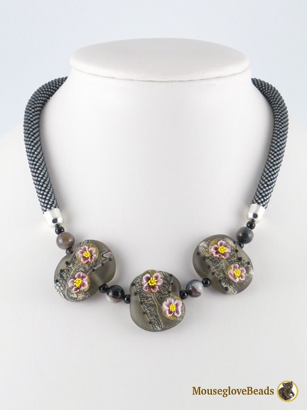 Колье №31. Ночной цветок. http://mouseglovebeads.livejournal.com/