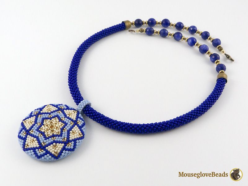 Кулон №35. http://mouseglovebeads.livejournal.com