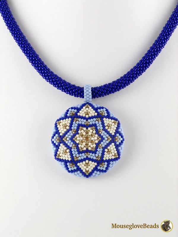 Кулон №35. http://mouseglovebeads.livejournal.com